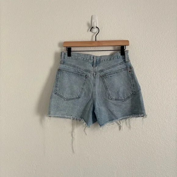 Madewell Women's Size 28 Blue Distressed The Mom Jean Short - Picture 5 of 5